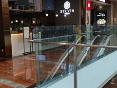 -POKEE VIA&Brunch·维娅(重庆来福士店)