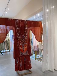 -一揽芳华汉服旗袍体验馆(拙政园店)