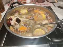 -尚尚仙·酸汤猪手·猪肚鸡火锅(华联万柳购物中心店)