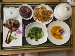 -爱陪伴尊享月子中心(国际店)