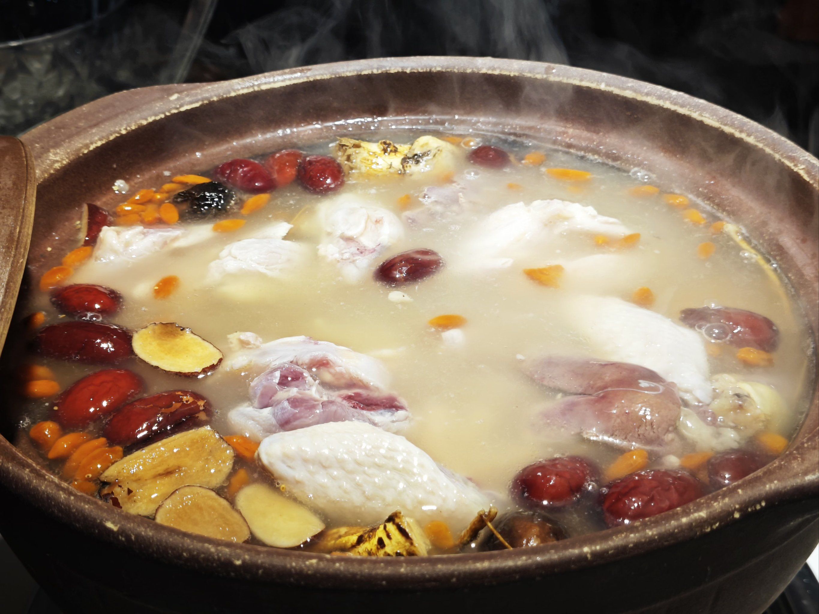 打鸡煲应使用电磁炉