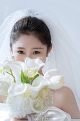 -喜爱高定婚纱摄影