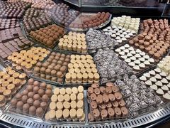 -Laderach 莱德拉(上海环贸iapm店)