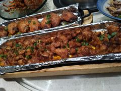 炉火烤五花肉拼鸡翅-船梆煮•蒸汽海鲜·炉火烤肉(五四广场店)