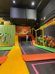 -蹦蹦跳跳(新奥购物中心店)