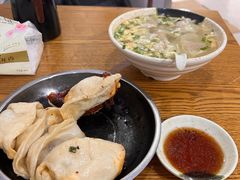 -黄阿姨锅贴大王(万航渡路店)