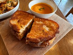 -ROAST coffee & eatery