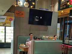 -牛小嫩串串火锅(老国贸总店)