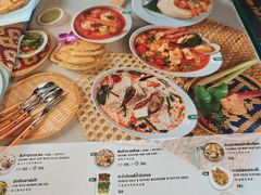 -Chom Cafe and Restaurant