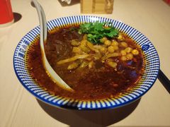 大勺肉酱酸辣粉-遇见小面(凯德广场店)
