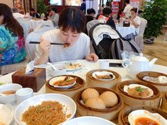 -万龙洲海鲜(大兴绿地缤纷城店)