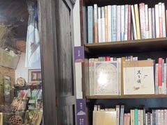 -荒岛书店(黄县路店)
