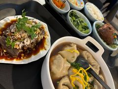 阿姨腌笃鲜馄饨-阿姨食堂