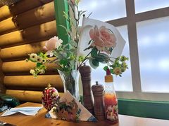 -米德维奇俄式西餐厅(西六道街店)
