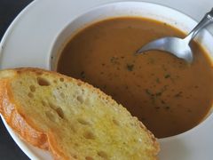 番茄罗勒浓汤配法棍-Supine Bistro溯泮餐厅