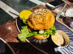 -Let'sBURGERplus·非常创意汉堡(三里屯店)