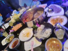 -唯爱KTV聚会餐厅(仙林东城汇店)