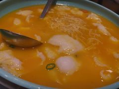 泰式酸汤龙利鱼-高第街56号港式餐厅·精选(世茂广场宽厚里大明湖店)