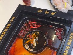 -老牌坊云南鱼豆花火锅(哈西万达店)