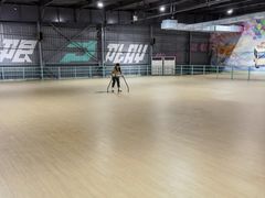 -极限PLAY运动娱乐新世界·团建派对潮玩休闲馆·室内蹦极高空游乐园