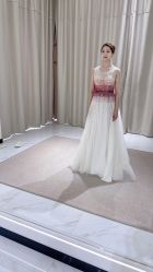 -禕·愫白婚纱商店