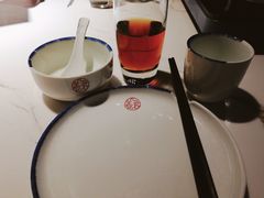 餐具摆设-姜君·千岛湖鱼头馆(浦东大道店)