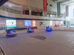 -冰纷万象滑冰场(赣州华润万象城店)