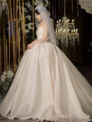 -Lady  Jane高端婚纱礼服馆