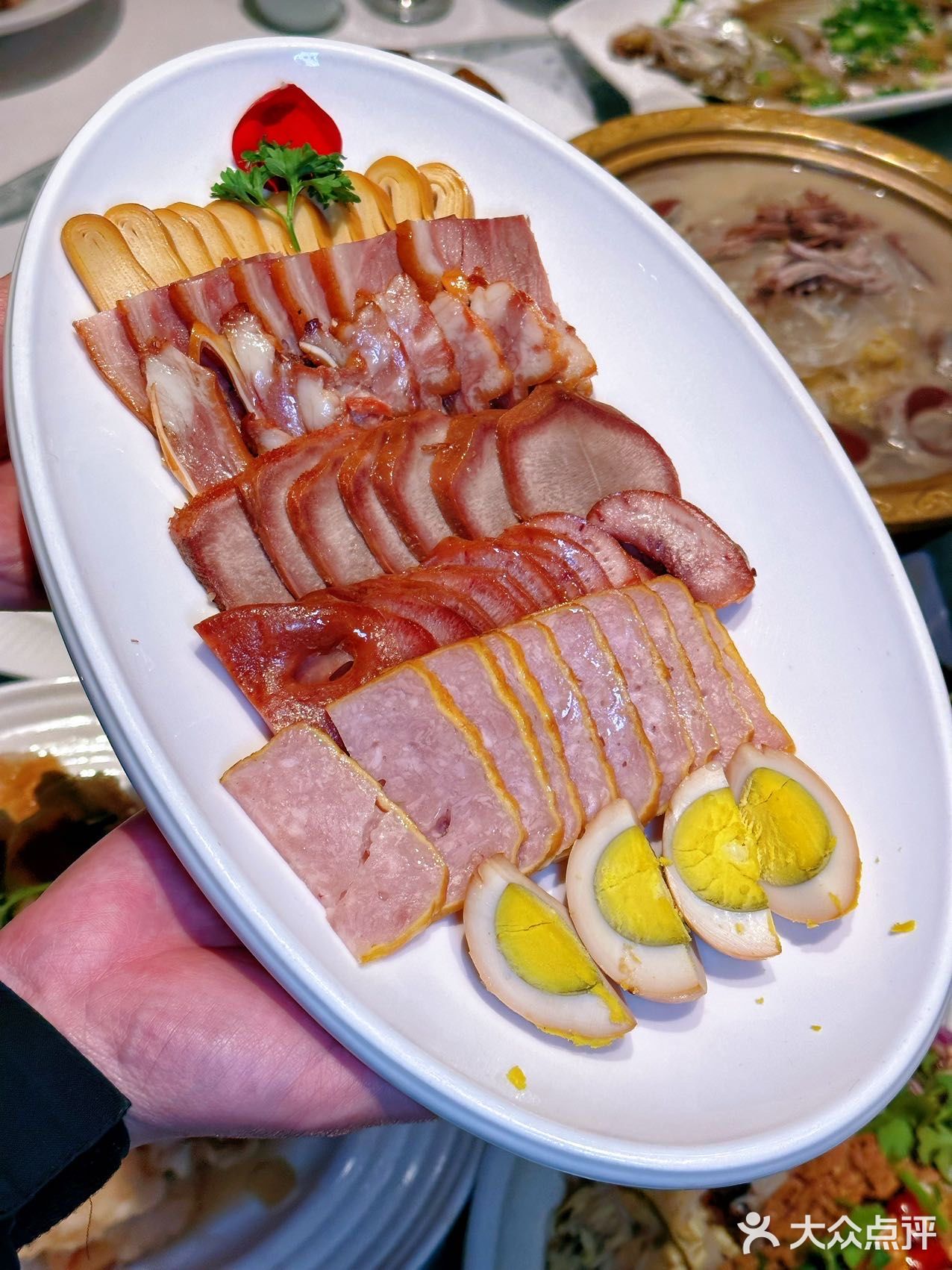 周末我要带我全家来这里吃烧鸽子  