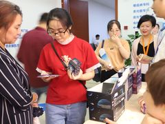 -上海大学附属上海和平眼科医院