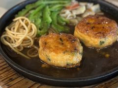 虾仁汉堡-BISTROFIORE美伊娜(伊犁南路店)