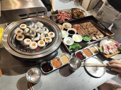 -围炉肉舍•炭烤活鳗•丹东海鲜烤肉(步行街店)