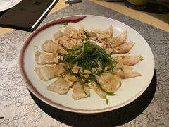 薄切鲜鱼片-穹六人间 people 6(岳阳路店)