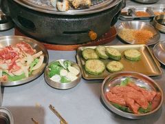 -围炉肉舍丹东海鲜烤肉·烤活鳗(步行街店)