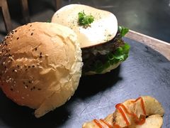 -HIGH FIVE哈福手工汉堡(桂林路店)