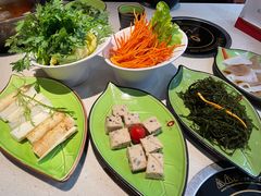 黑木耳糕贡丸拼-一叶一世界·素食餐厅(锦华万达店)
