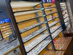 -优医视平价眼镜蔡司依视路折扣工厂店(十里堡店)