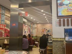 大堂-广信牛奶甜品世家(台东店)