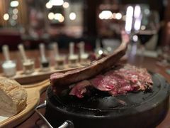 -恰餐厅及酒吧 CHAR Bar & Grill (北京丽都皇冠假日店)