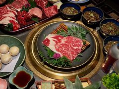 -铭牛烧肉·和牛海鲜自助(高新月牙湖店)