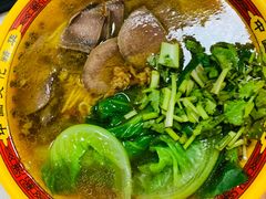 秘制牛舌面-权記牛腩