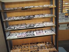 -优医视平价眼镜蔡司依视路折扣工厂店(十里堡店)