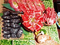 -山川小町·极番烧肉(新地假日广场店)