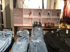 -Abercrombie&Fitch(德基广场店)