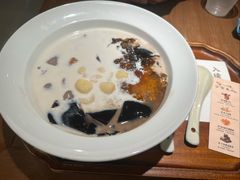 娟姗奶大满贯-RUXU入续糖水铺与包(卓悦中心店)