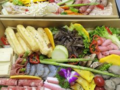 -山野的朋友露营炭火烤肉