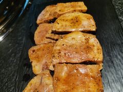 厚切牛舌-赤铁扒拉锅·烤串·烤鸽子