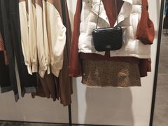 -URBAN REVIVO(上海中庚漫游城店)