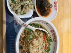 -呷佬·长沙手工米粉(金沙江路店)