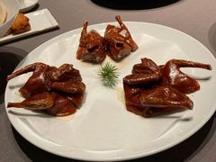 脆皮乳鸽-新荣记(BFC外滩金融中心店)